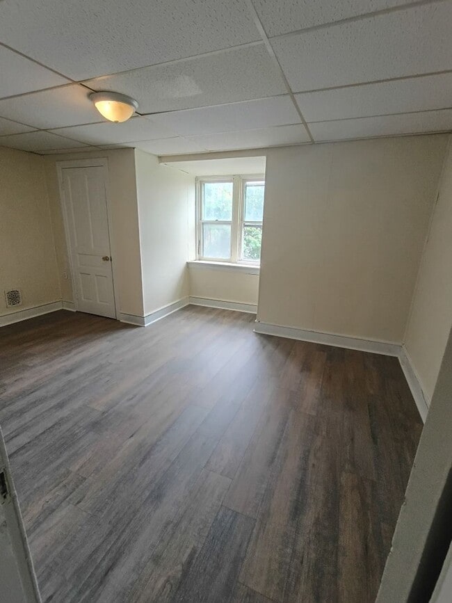 Building Photo - 941 Linden Ave Unit 2nd Floor Rental