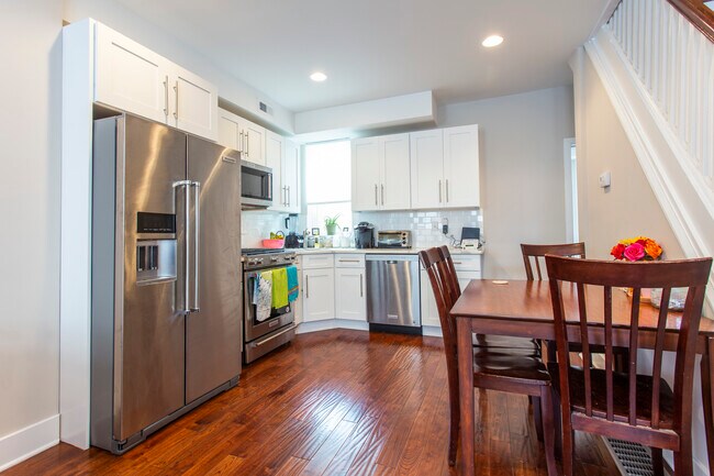 Photo - 1711 Latona St
