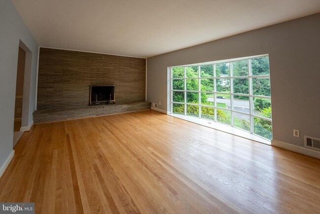 Photo - 6438 Woodville Dr