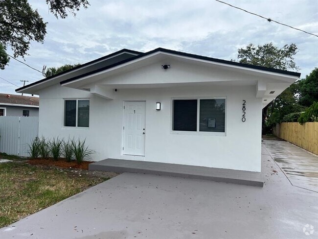 Building Photo - 2820 NW 95th St Unit 01 Rental