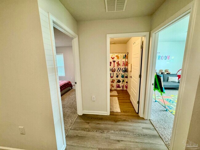 914 Lovebird Ct