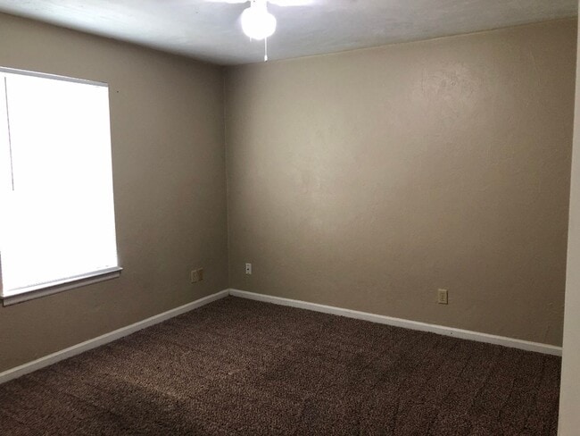 Photo - Downstairs unit off Mahan avail NOW! Unit B