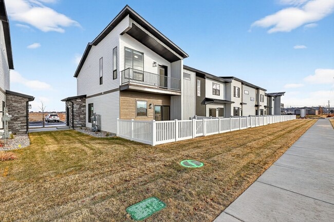 Building Photo - BRAND NEW TOWNHOME IN REXBURG WITH GARAGE