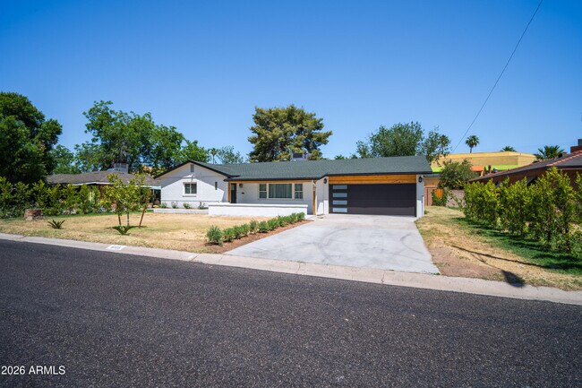 Photo - 4028 E Edgemont Ave