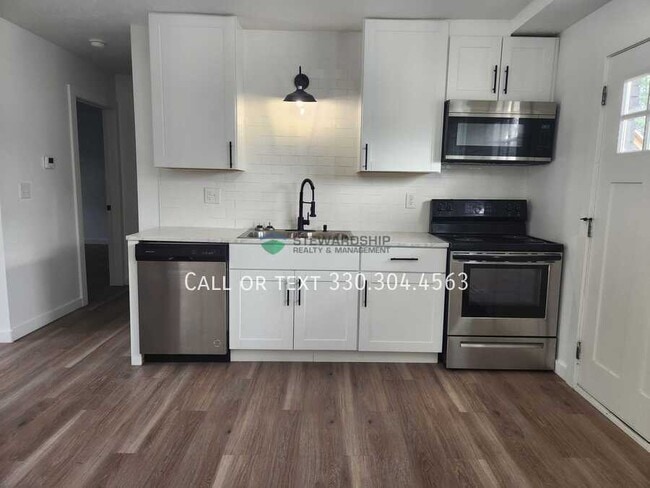 Building Photo - 5025 Massillon Rd Unit B Rental