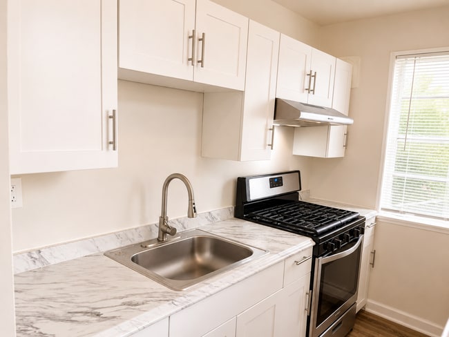 Building Photo - 2026 Move-In Special – $500 LEASE SIGNING BONUS!! Updated 1-Bedroom Condo in Southeast DC – Utili... Unit 204
