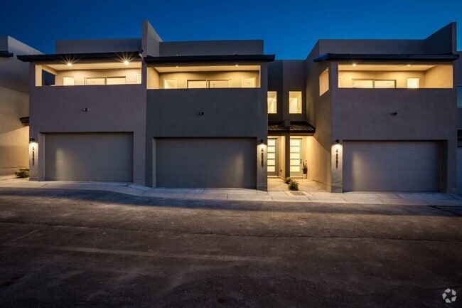 Building Photo - New Townhome in the Far NE Heights