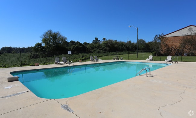 Photo - Millbrook Pointe Apartments