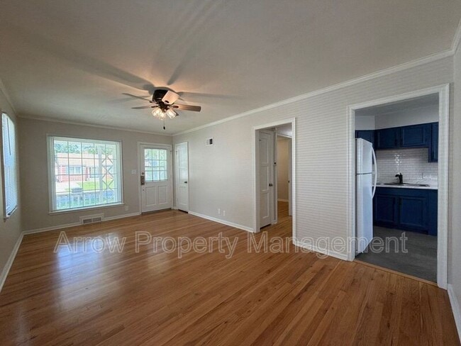 Photo - 3757 A St