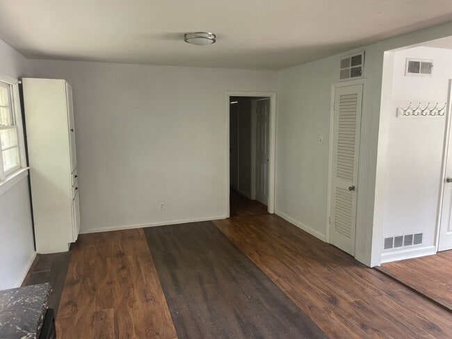 Photo - 683 Rothell Rd