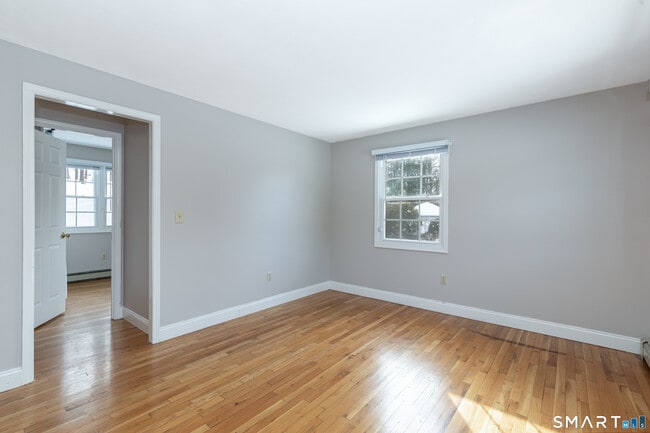 Photo - 10 Apple Tree Rd