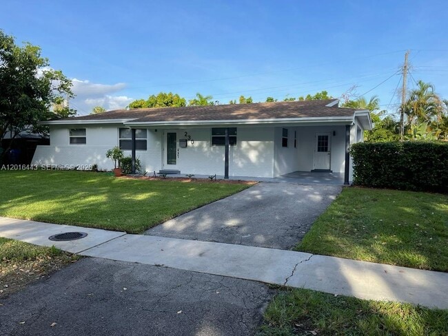 Building Photo - 230 SW 65th Way