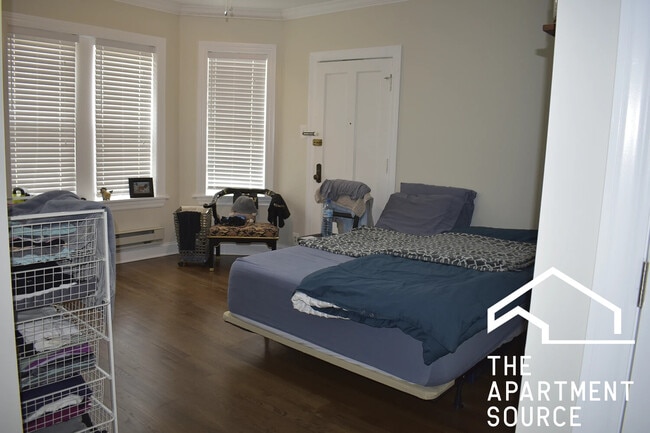 Photo - 3817 N Greenview Ave Unit 3W