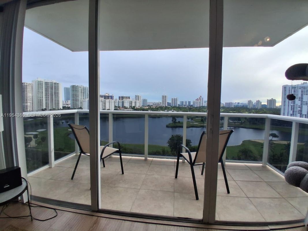 Photo - 3625 N Country Club Dr