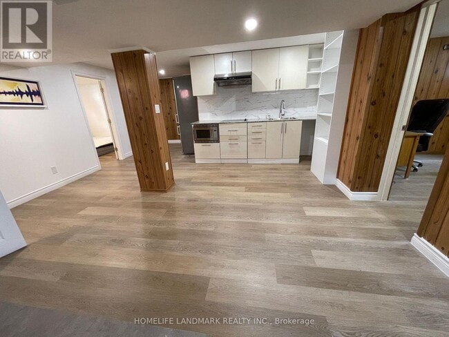 Photo - 3523 Orion Crescent