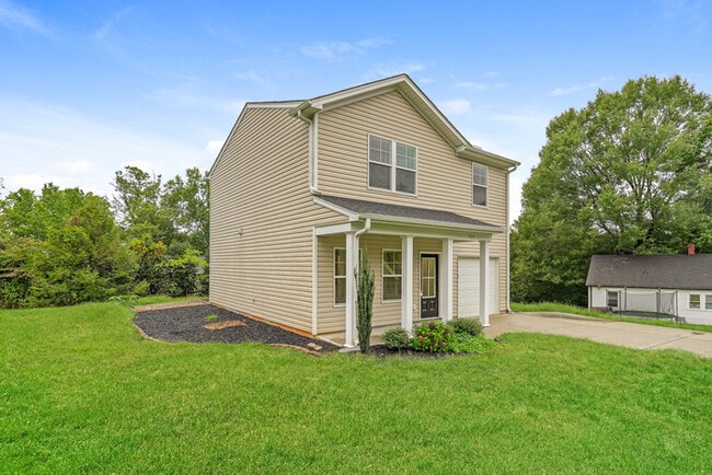 Building Photo - Fantastic 3bd/3ba home! Let yourself in!