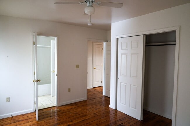 Photo - Lovely 4Br 2Bath with In-Unit Washer/Dryer Unit 123 Franklin
