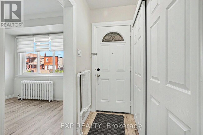 Photo - 1788 Keele St