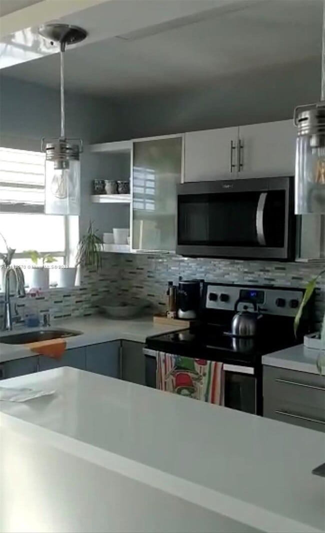 Building Photo - 8100 Sunrise Lakes Blvd Unit 312 Rental