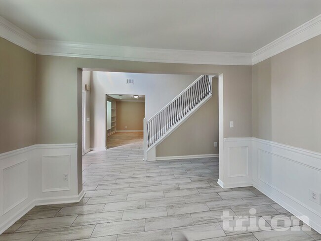Photo - 1806 Dalton Way