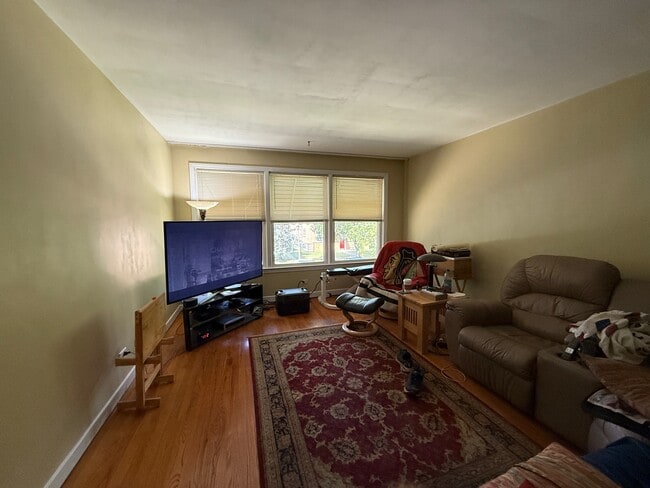 Building Photo - 9029 La Crosse Ave Unit 2A Rental