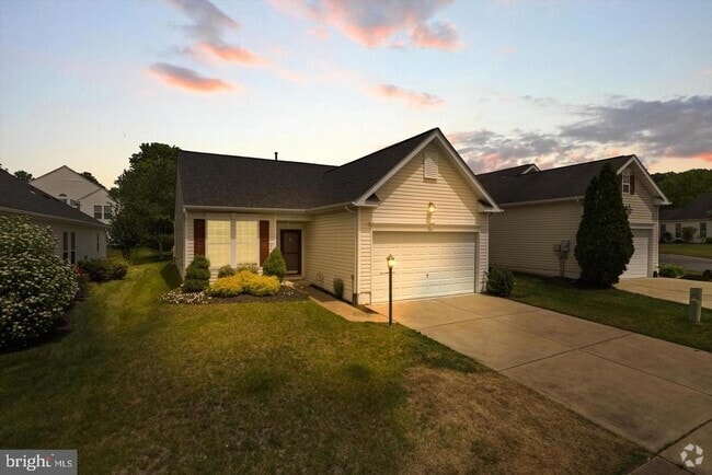 Building Photo - 17075 Four Seasons Dr Rental