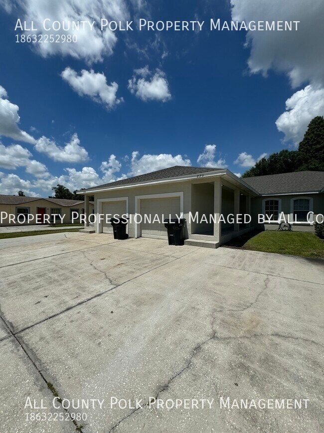 2 Bedroom Triplex with Attached Garage in ... - 2 Bedroom Triplex with Attached Garage in ...