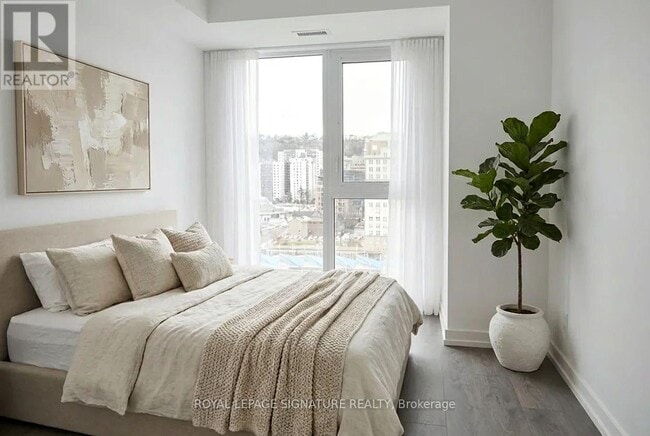 Photo - 75 James St S Unit 1421