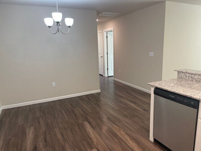 Photo - 3 bed, 2 bath, 2 car garage in Wagoner OK