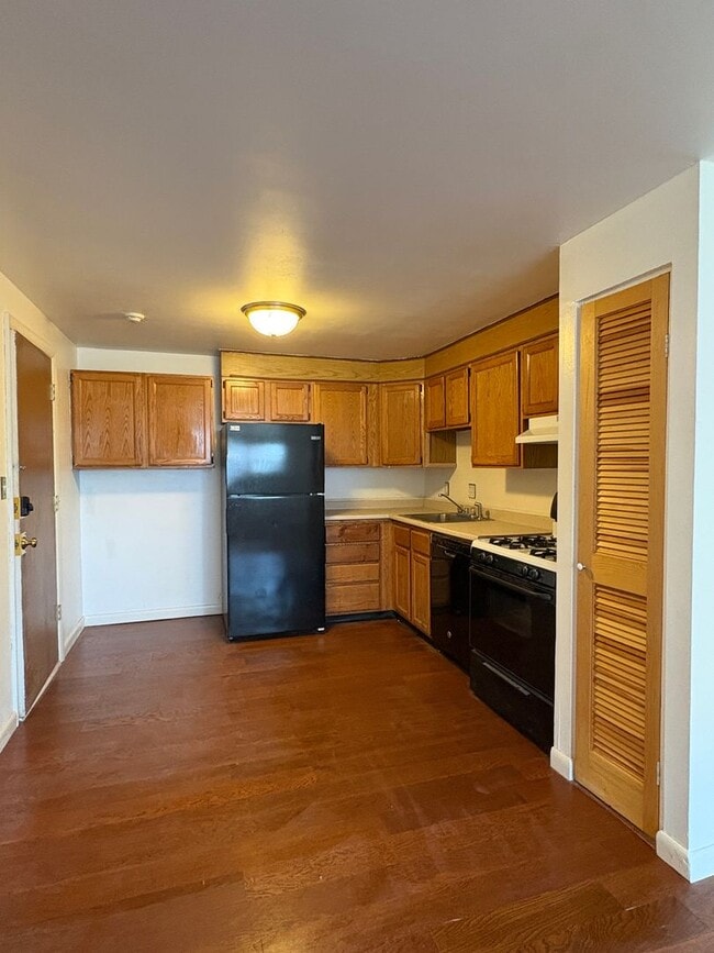 Photo - Bright 2-Bedroom Condo in Presidential Par...