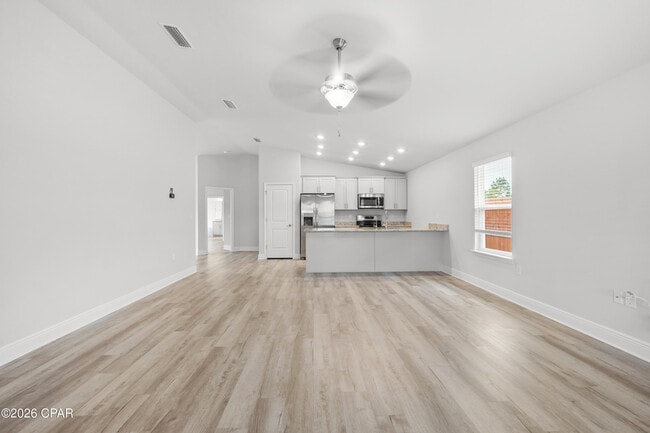 Photo - 1003 Bayside St
