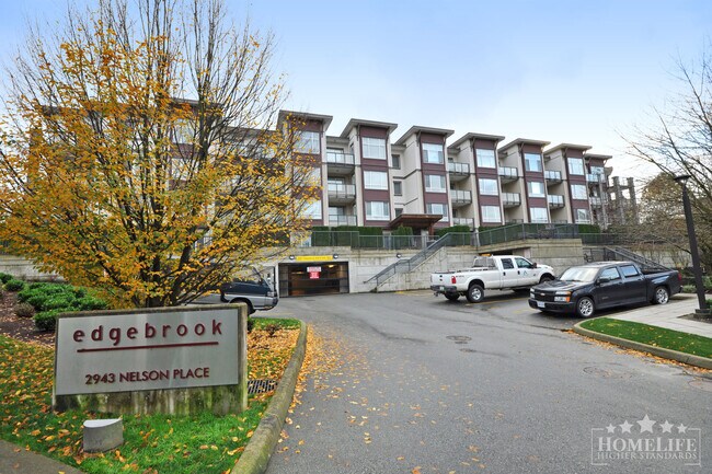 Photo - Top Floor 1 Bed 1 Bath + Den Condo for Rent in Central Abbotsford with 12' Ceilings Unit 412