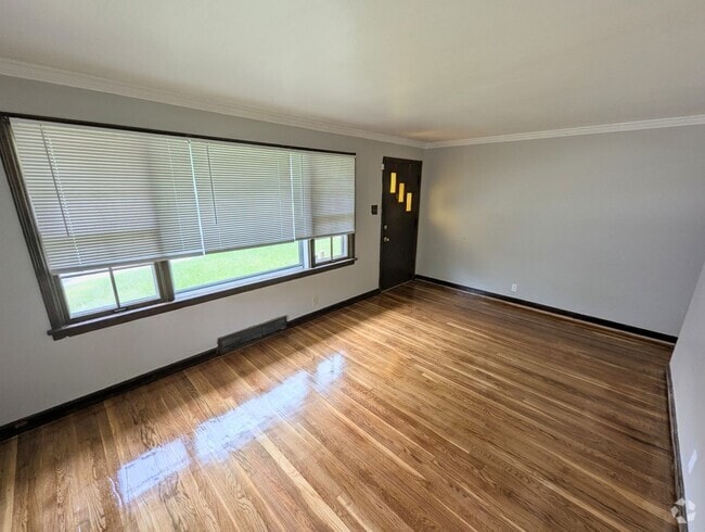 Building Photo - Deep Deal on Fathom Rental
