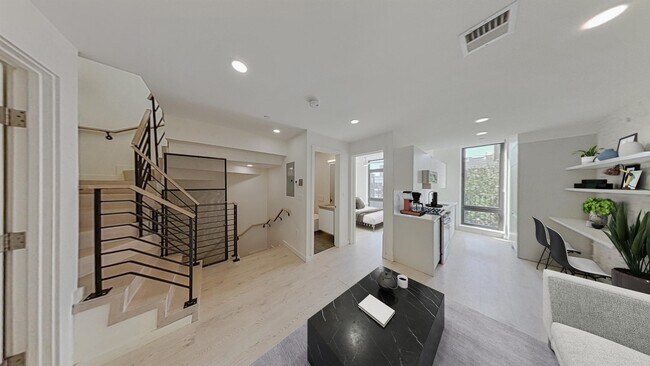 2 Worthington St