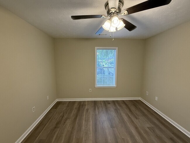 Photo - 1156 Micha Way