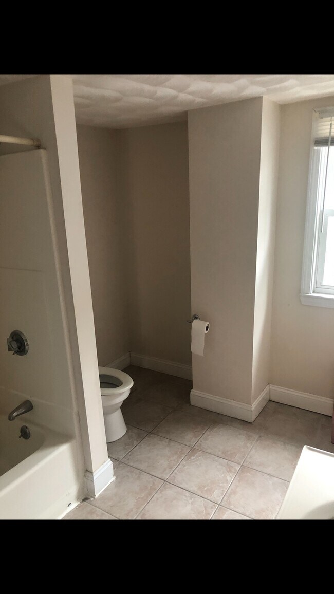 Photo - 147 Pleasant St Unit B