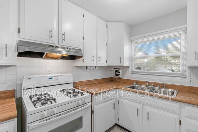 Building Photo - 1145 Scott Ave Rental