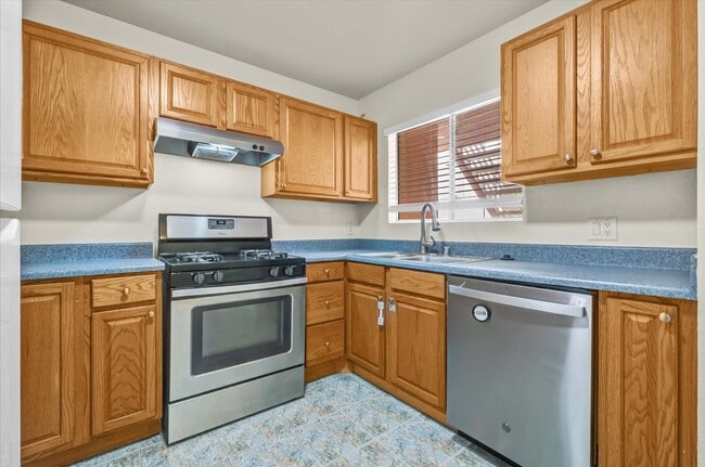 Photo - Quiet Gated Condo walkable to El Camino College Unit 122