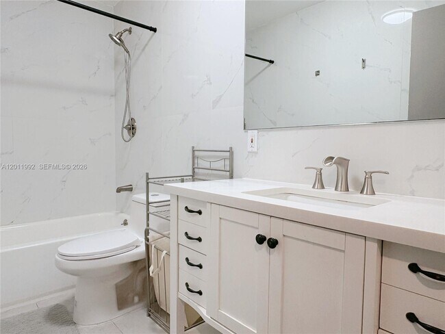 Photo - 724 NE 3rd St Unidad 1