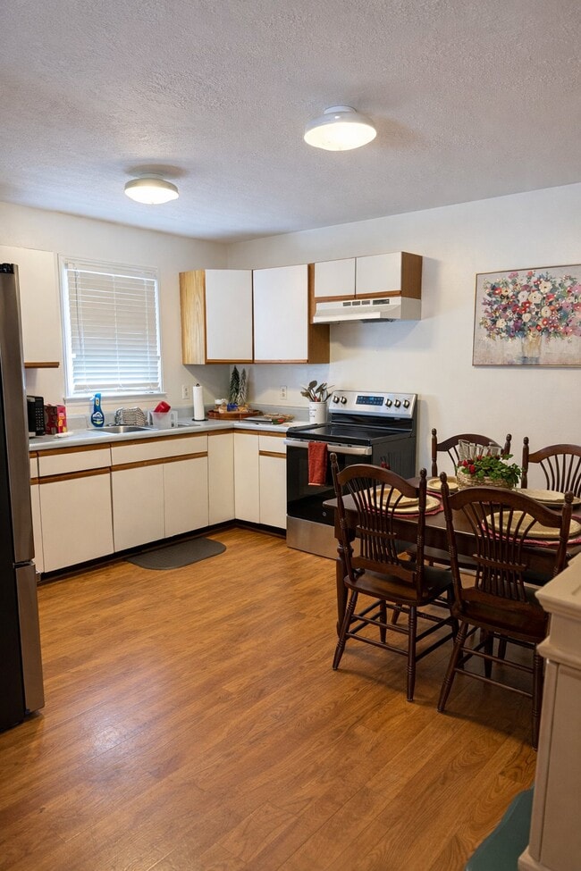 Photo - 111 Watzel Ln Unit 111