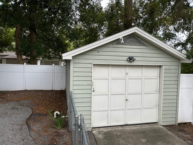 Photo - 2114 Arcadia Pl