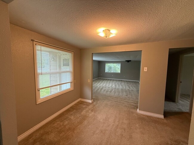 Photo - Spacious 3 bed 1 bath Edmonds Home on Large Private Lot! $2850/mo.