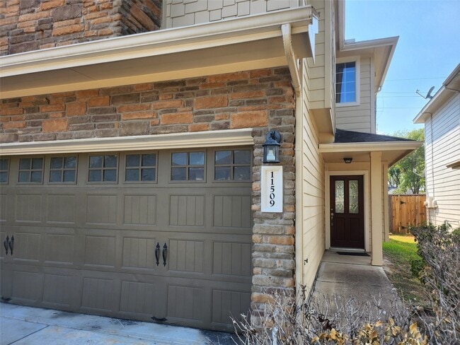 Photo - 11509 Hackmatack Way