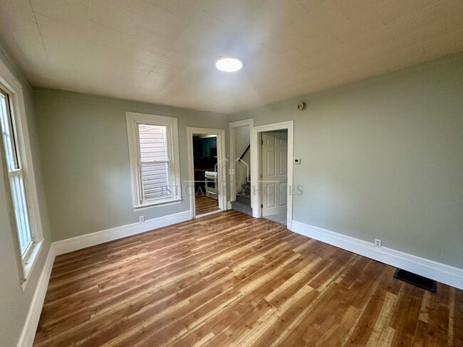 Photo - 251 Arch St