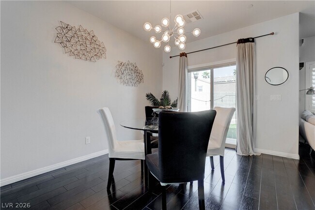 Photo - 48 Jasmine Point St