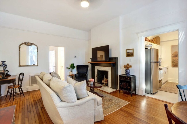 Photo - 306 E Victory Dr Unit ID1369216P