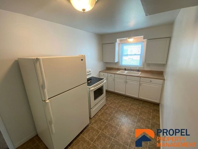 Photo - 8141 Macomb St