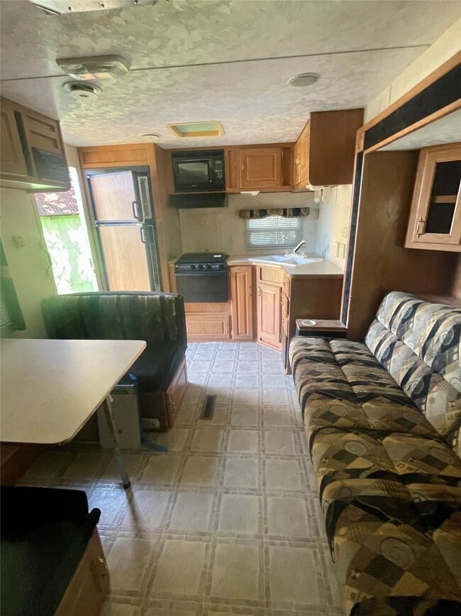 Photo - 728 S Shanks St