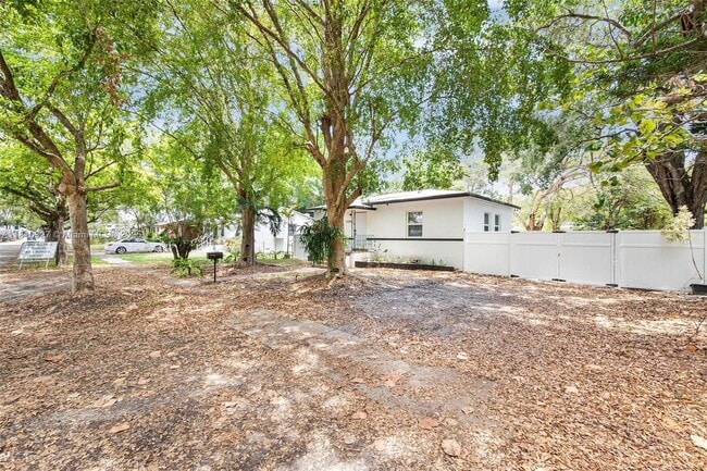 Photo - 12325 NE 11th Pl