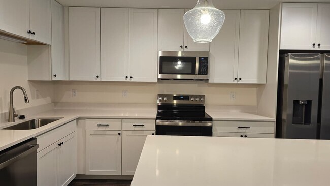 Photo - 425 Sunset Hollow Drive